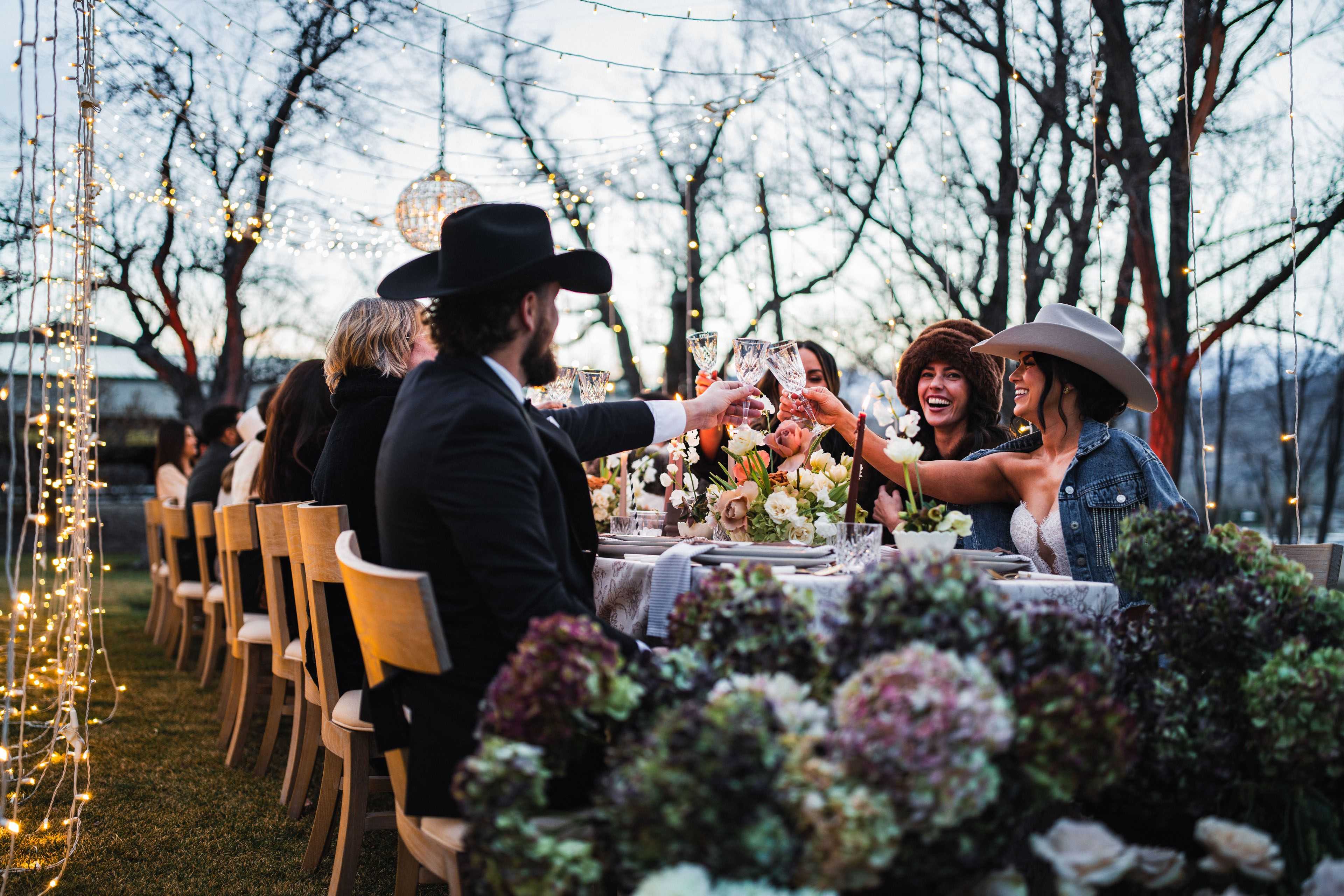 wedding couple inside a mini light tunnel