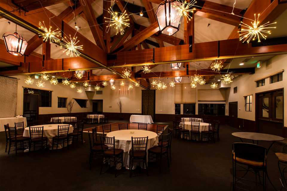 wedding lights at plump jacks in Olympic Valley California